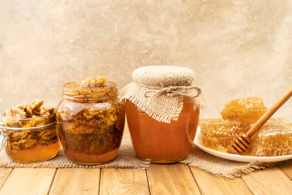 تصویر 2 از عسل کوهی ایلام با رایحه گیاهان دارویی زاگرس